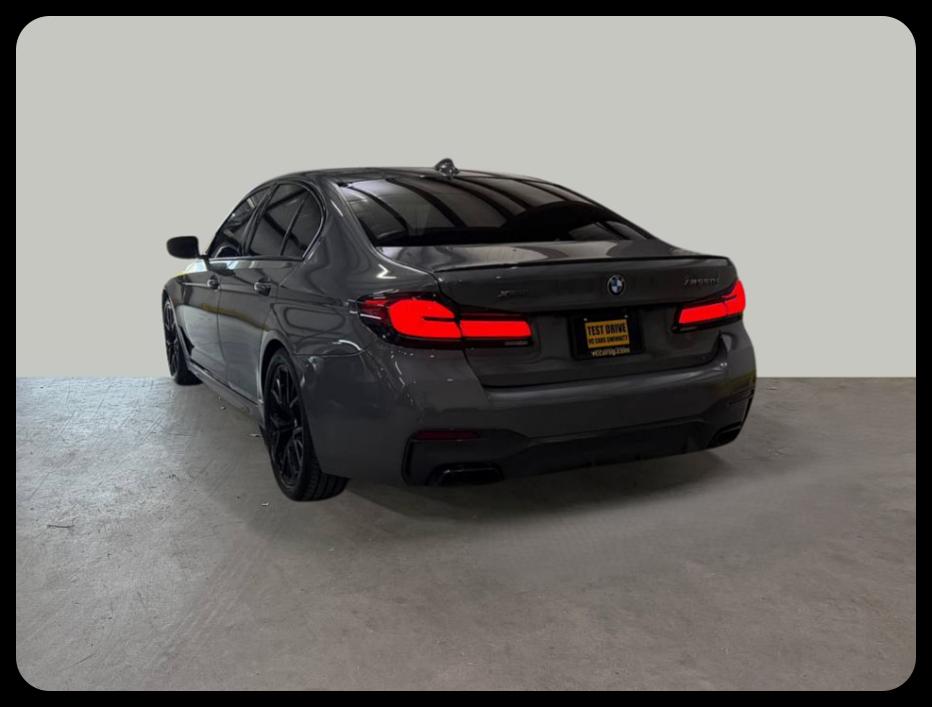 BMW 5-Series M550i xDrive 2021