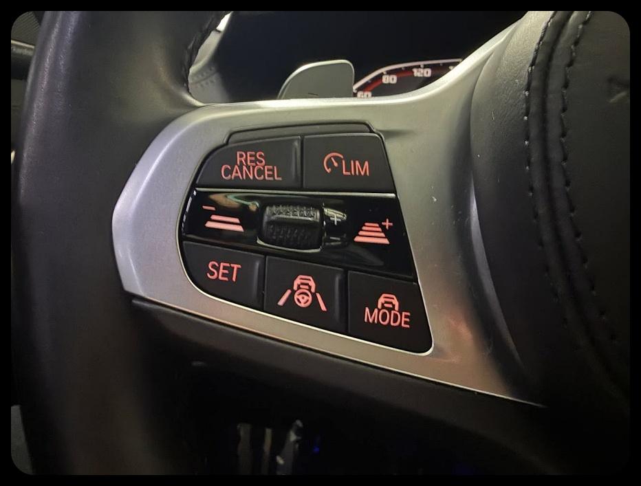 BMW 5-Series M550i xDrive 2021
