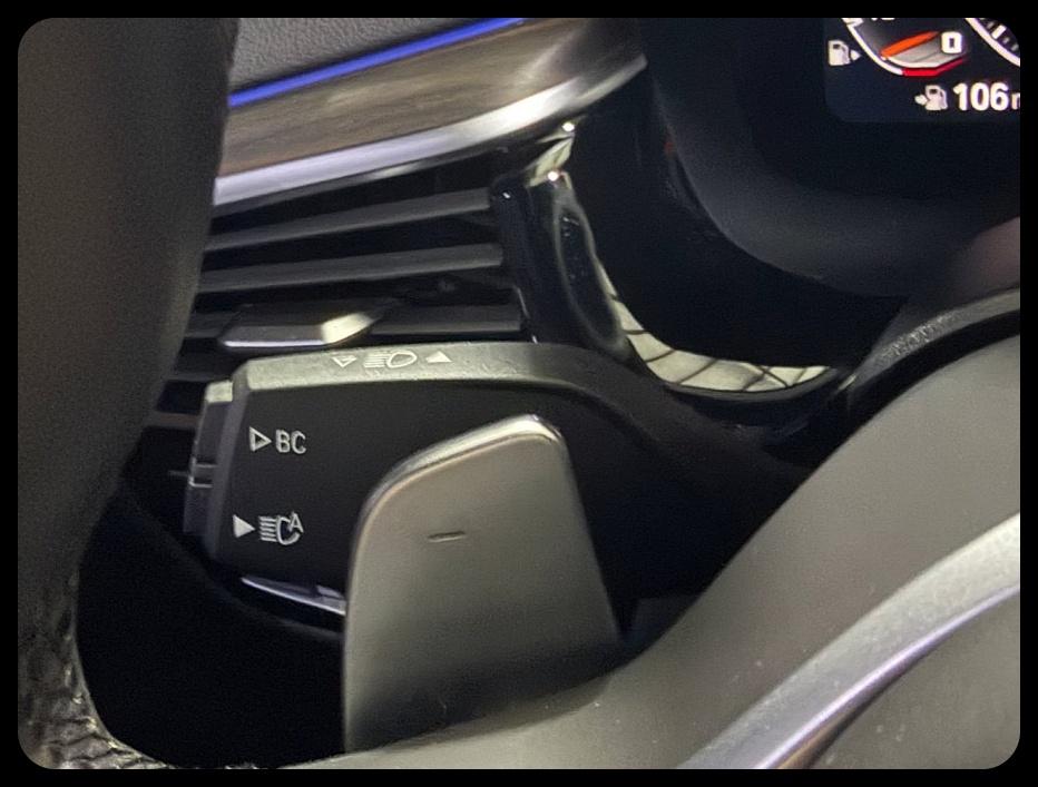 BMW 5-Series M550i xDrive 2021