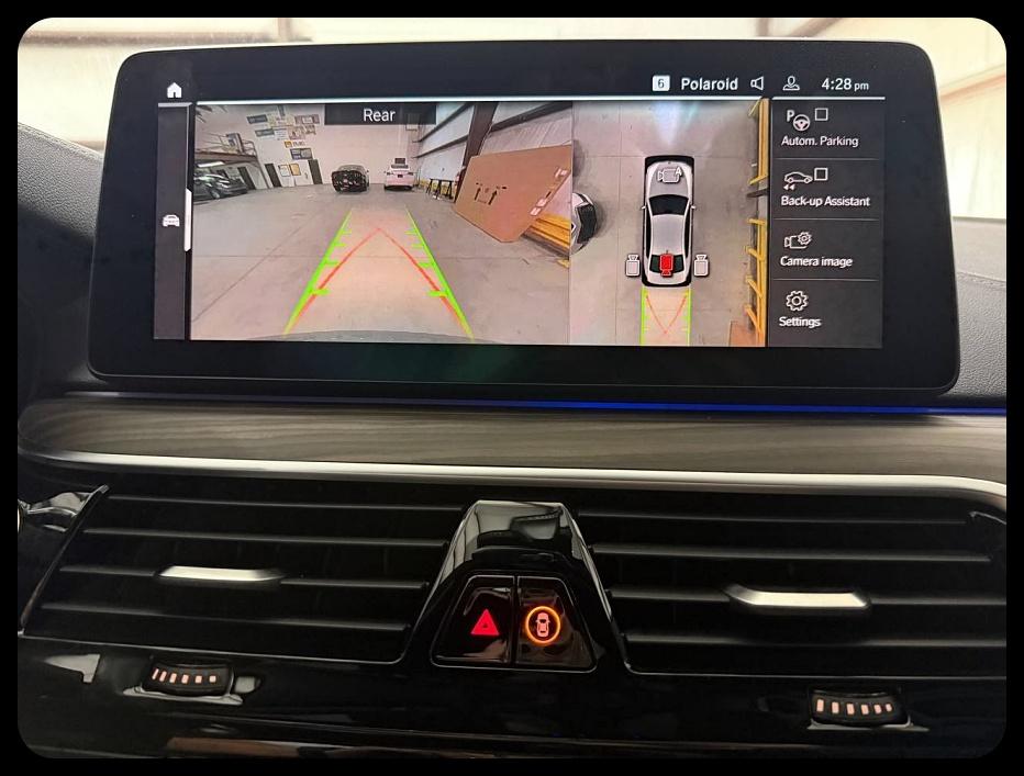 BMW 5-Series M550i xDrive 2021