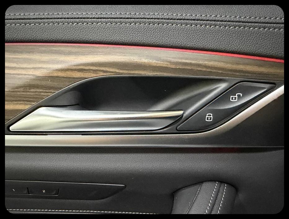 BMW 5-Series M550i xDrive 2021