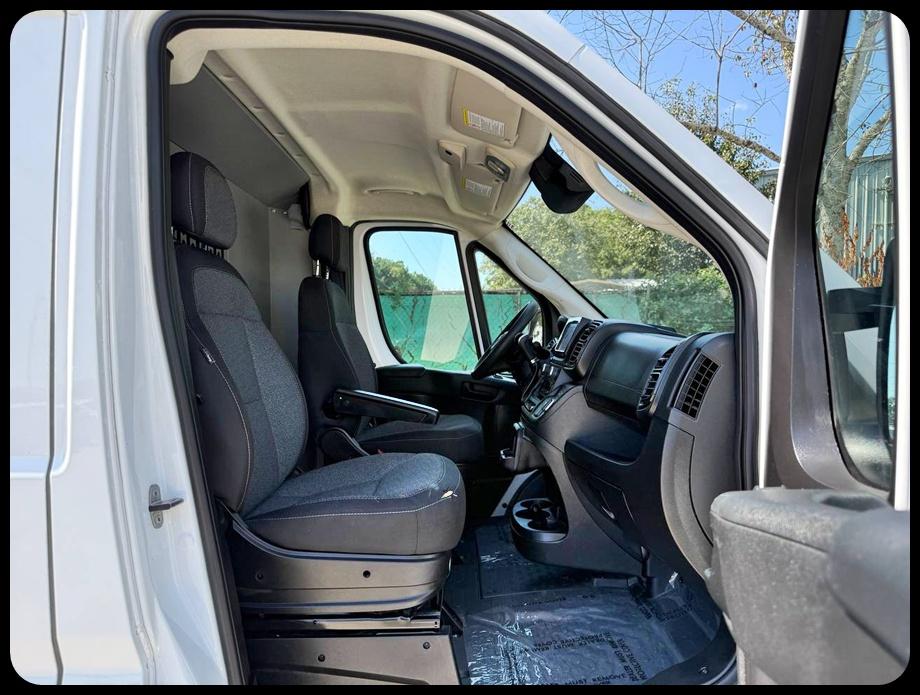 Ram ProMaster 2500 photo 14