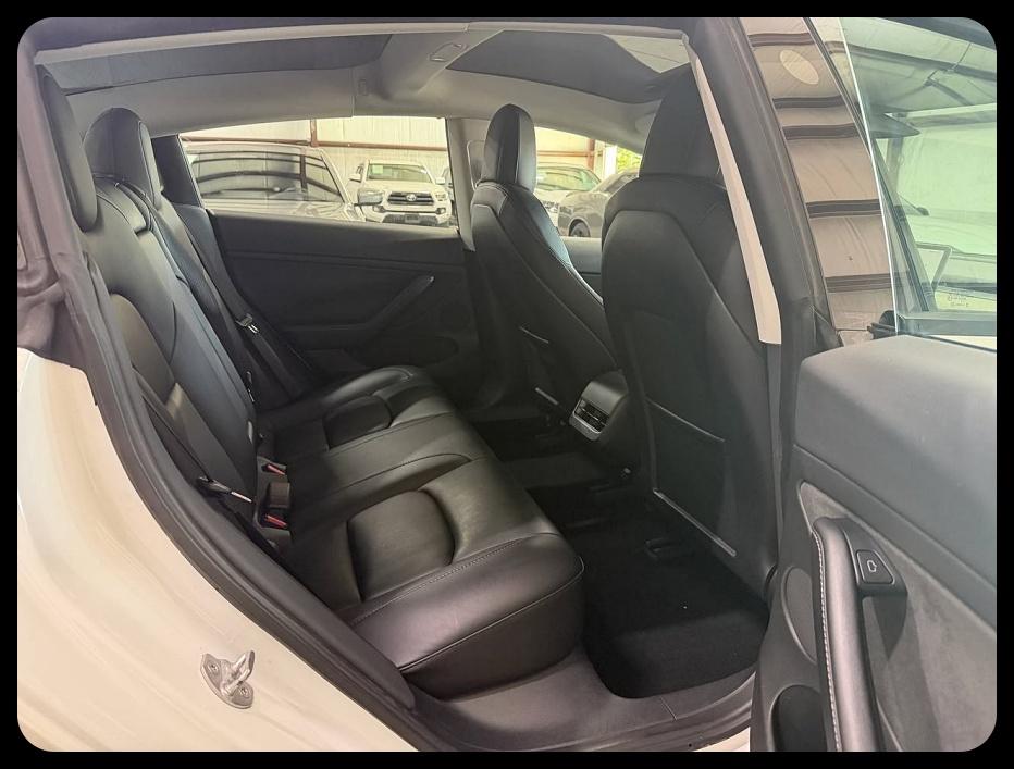 Tesla Model 3 photo 11