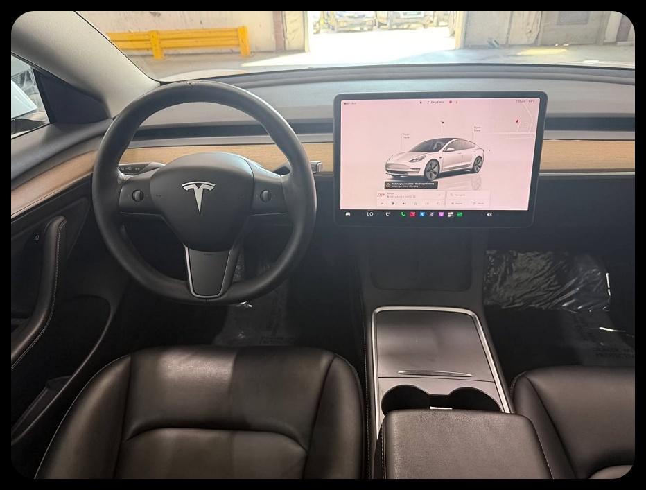 Tesla Model 3 photo 13