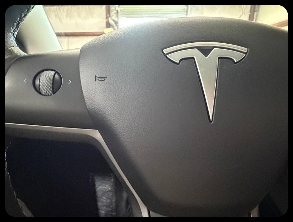 Tesla Model 3 photo 15