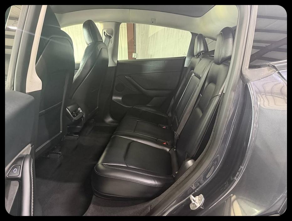 Tesla Model Y photo 10
