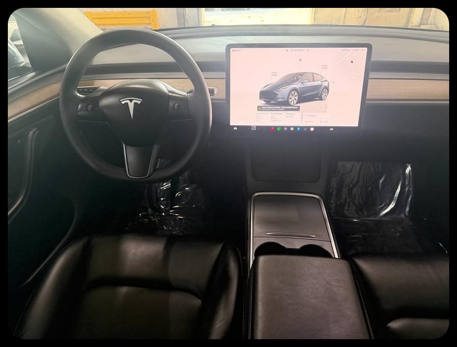 Tesla Model Y photo 13