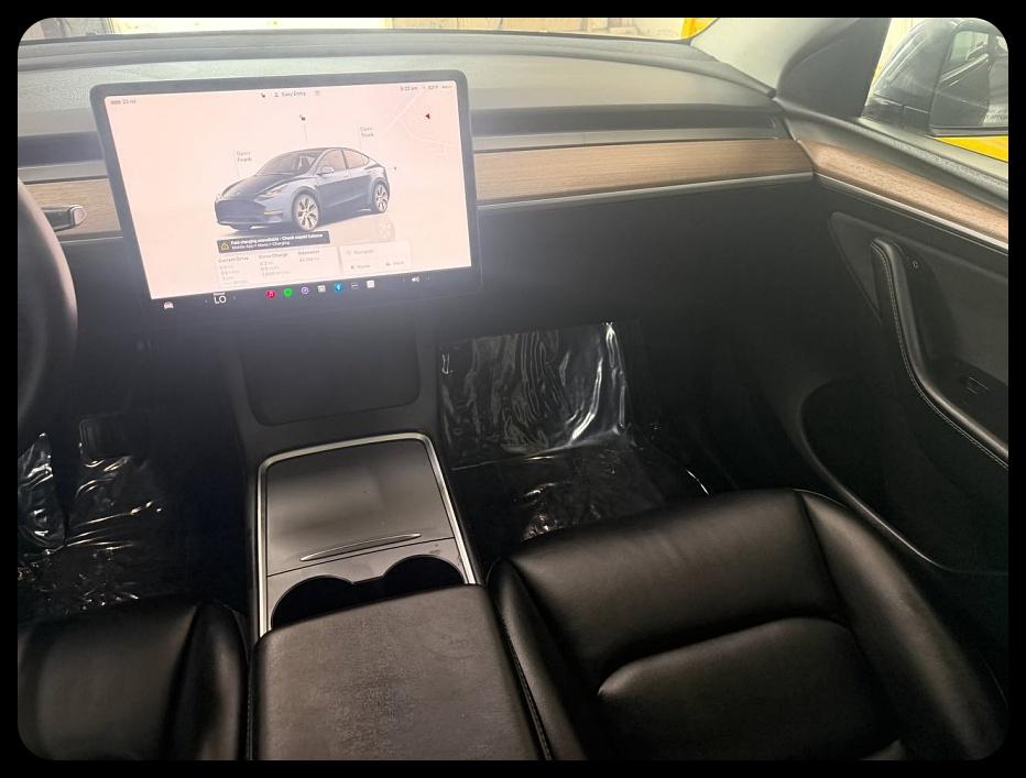 Tesla Model Y photo 14