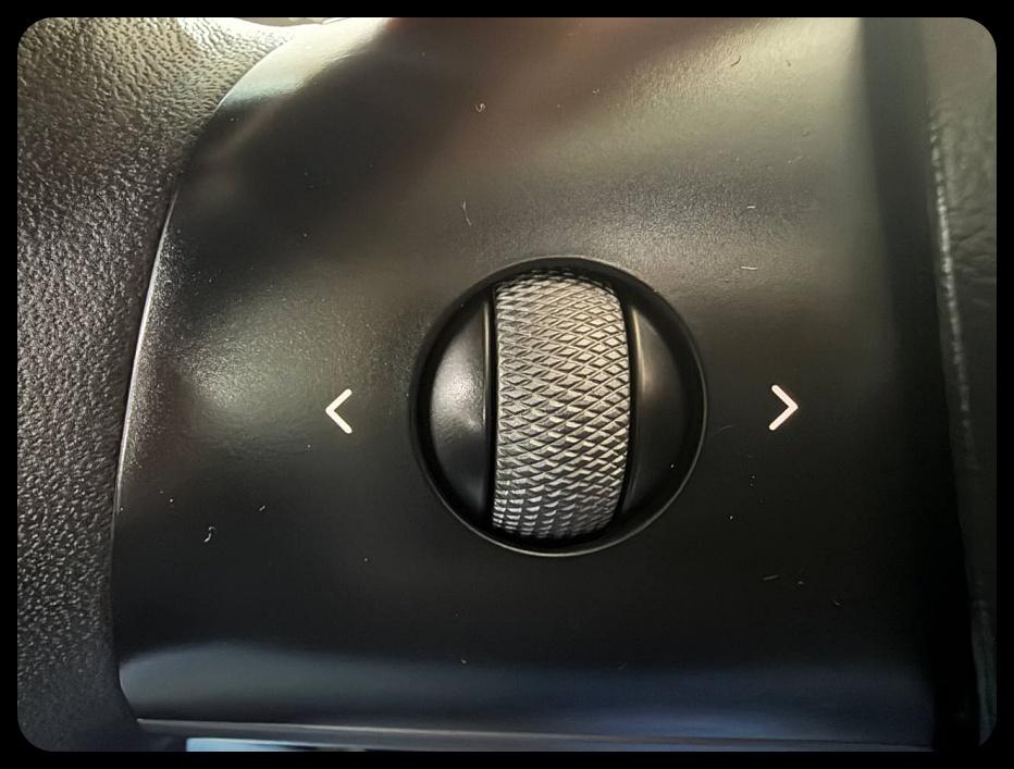 Tesla Model Y photo 18