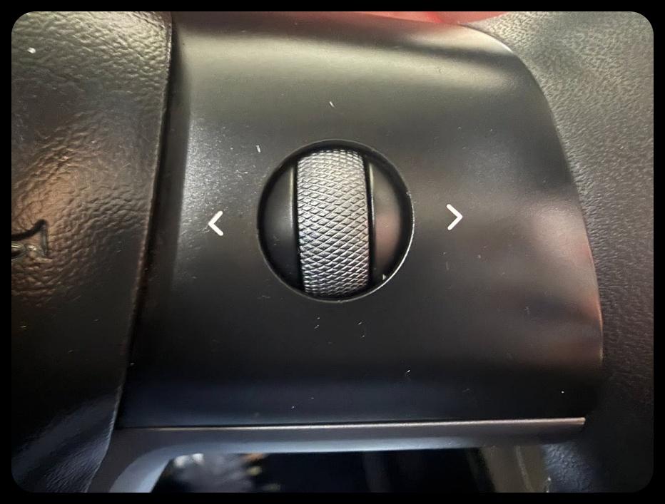 Tesla Model Y photo 19