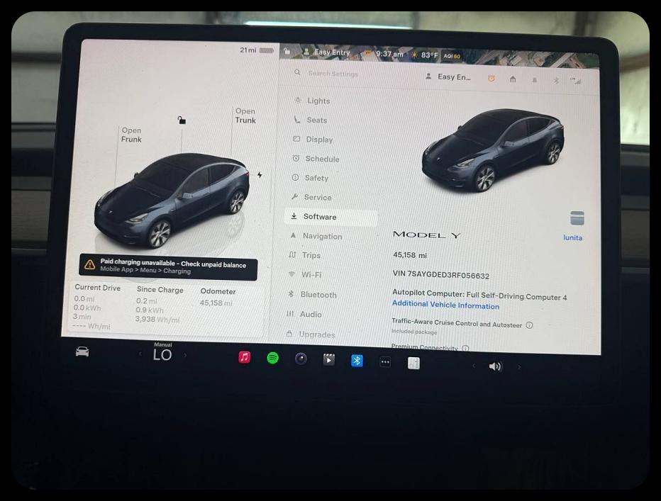 Tesla Model Y photo 24