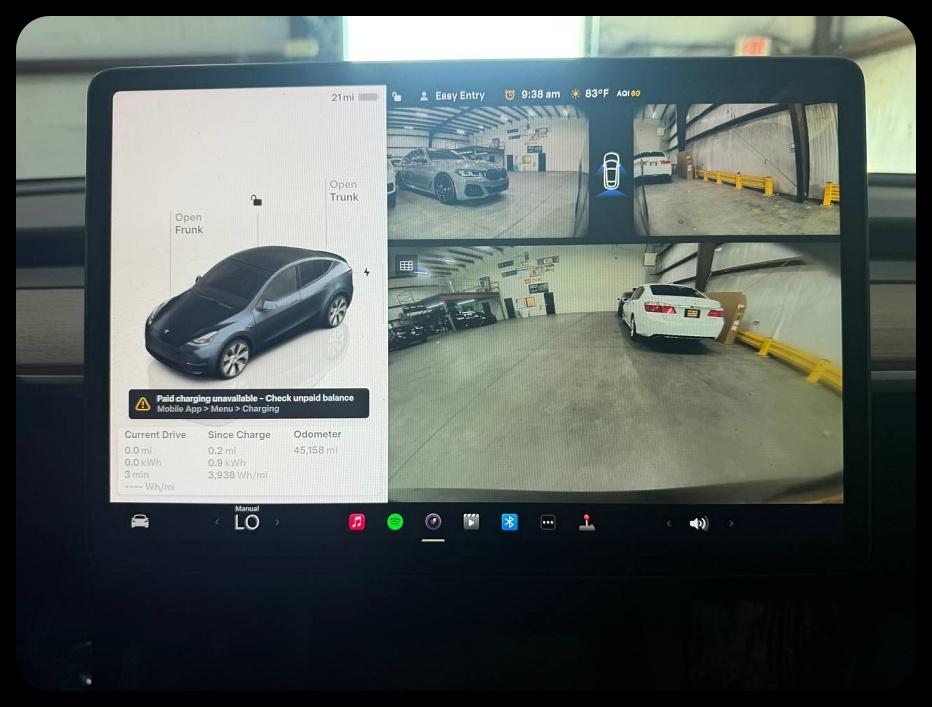 Tesla Model Y photo 32