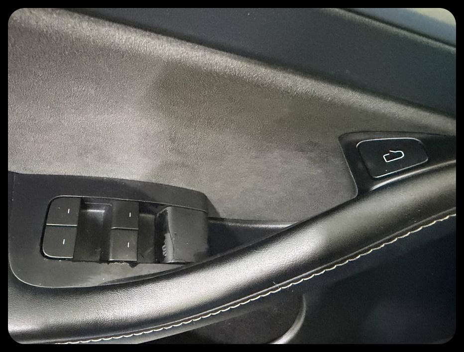 Tesla Model Y photo 33