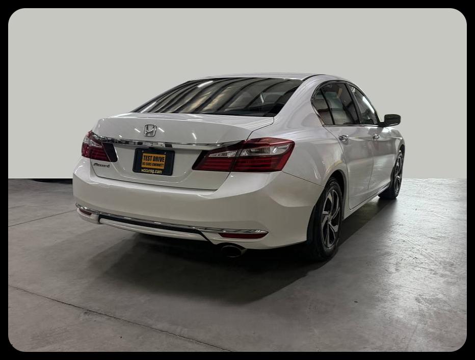 Honda Accord photo 5