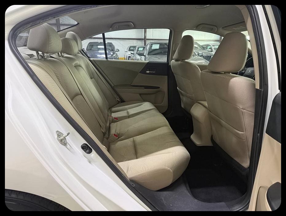 Honda Accord photo 11