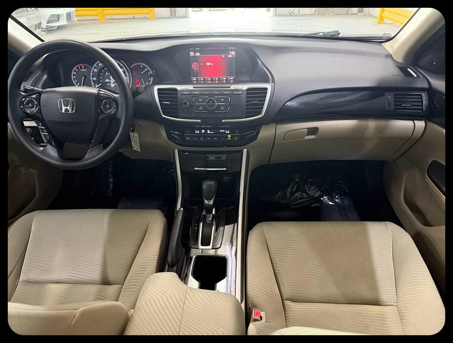Honda Accord photo 12