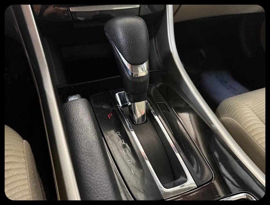 Honda Accord photo 35