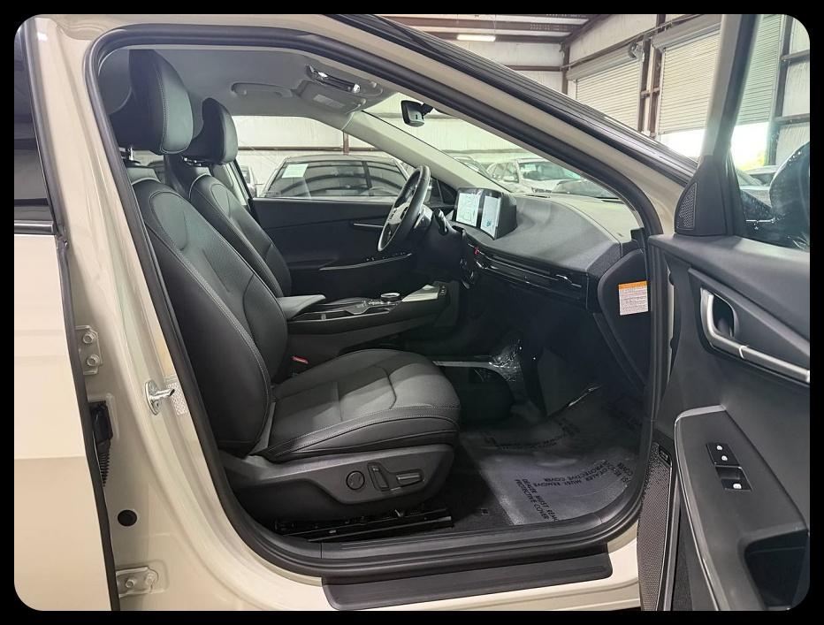 Kia EV6 photo 11
