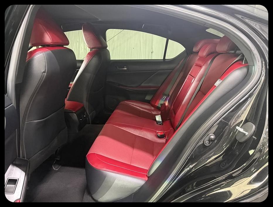 Lexus IS 300 RWD 2022