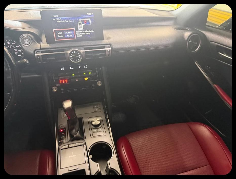 Lexus IS 300 RWD 2022