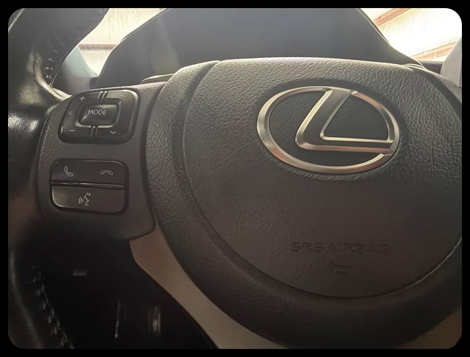 Lexus IS 300 RWD 2022