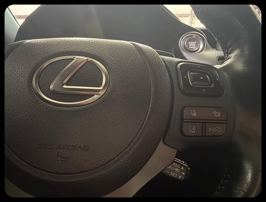 Lexus IS 300 RWD 2022
