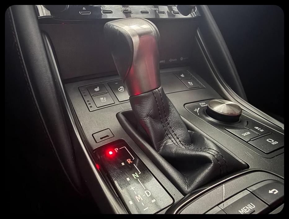 Lexus IS 300 RWD 2022
