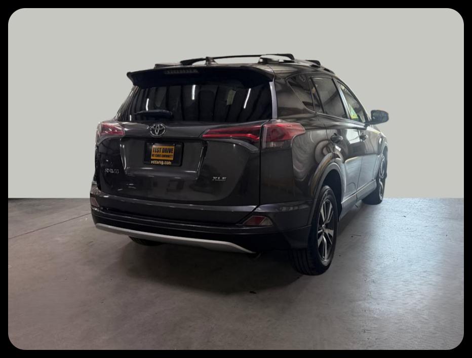 Toyota RAV4 XLE 2016