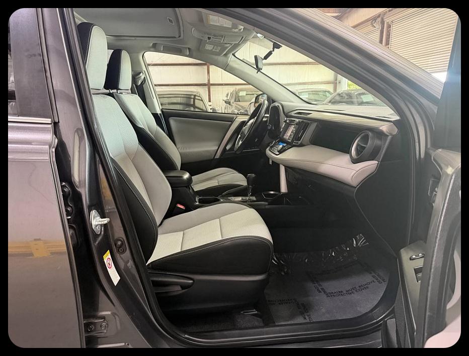 Toyota RAV4 XLE 2016