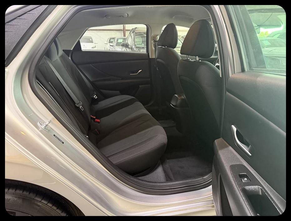 Hyundai Elantra SEL 2023