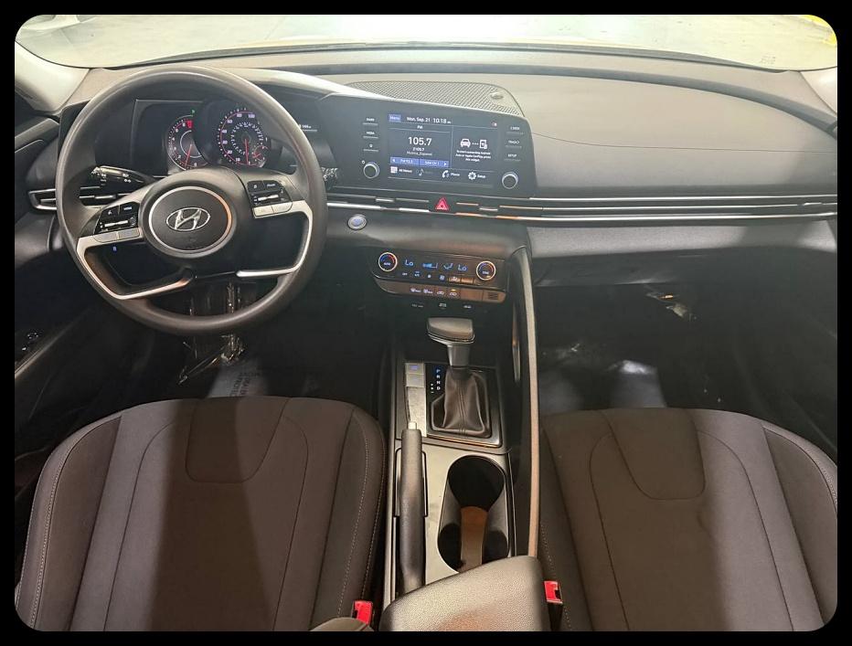 Hyundai Elantra SEL 2023