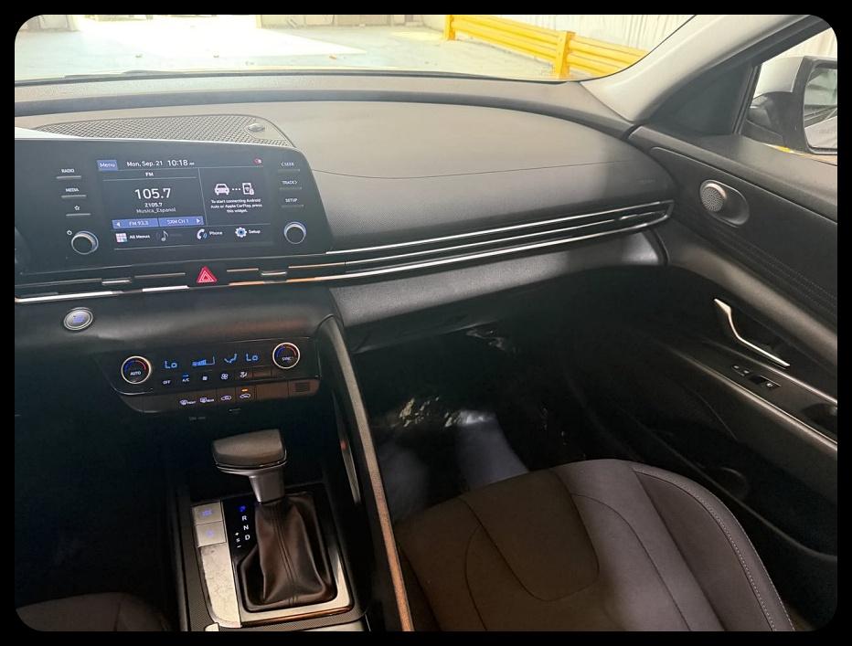 Hyundai Elantra SEL 2023
