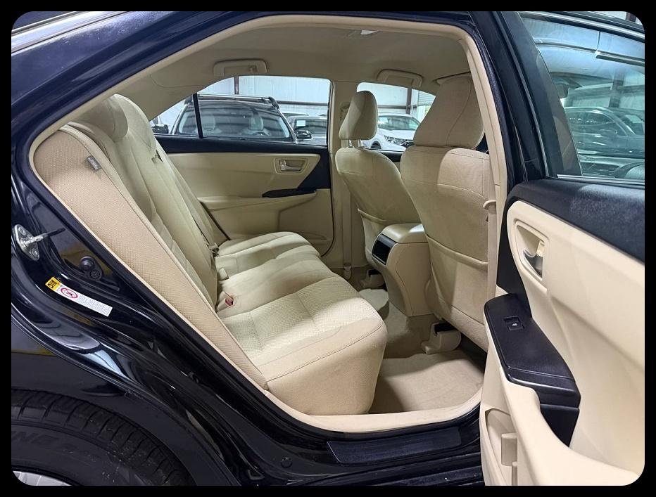 Toyota Camry photo 11