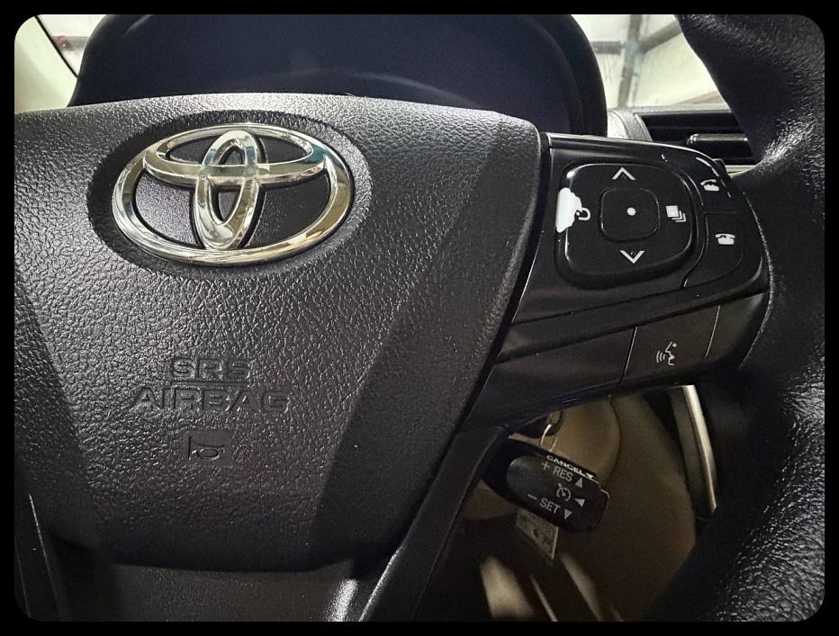 Toyota Camry photo 17