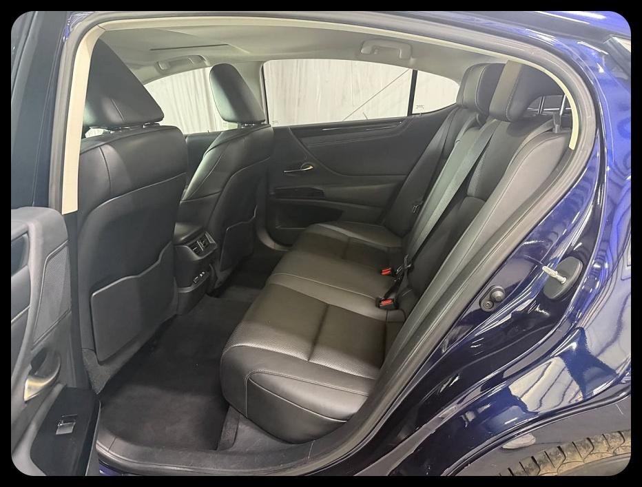 Lexus ES photo 10