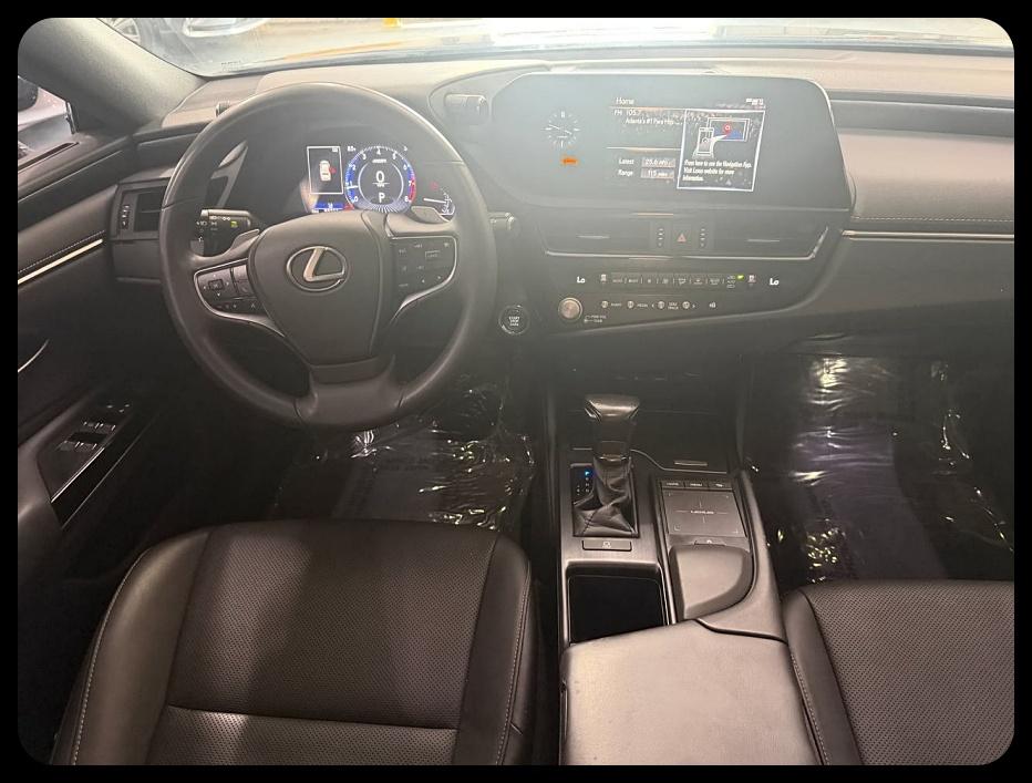 Lexus ES photo 14