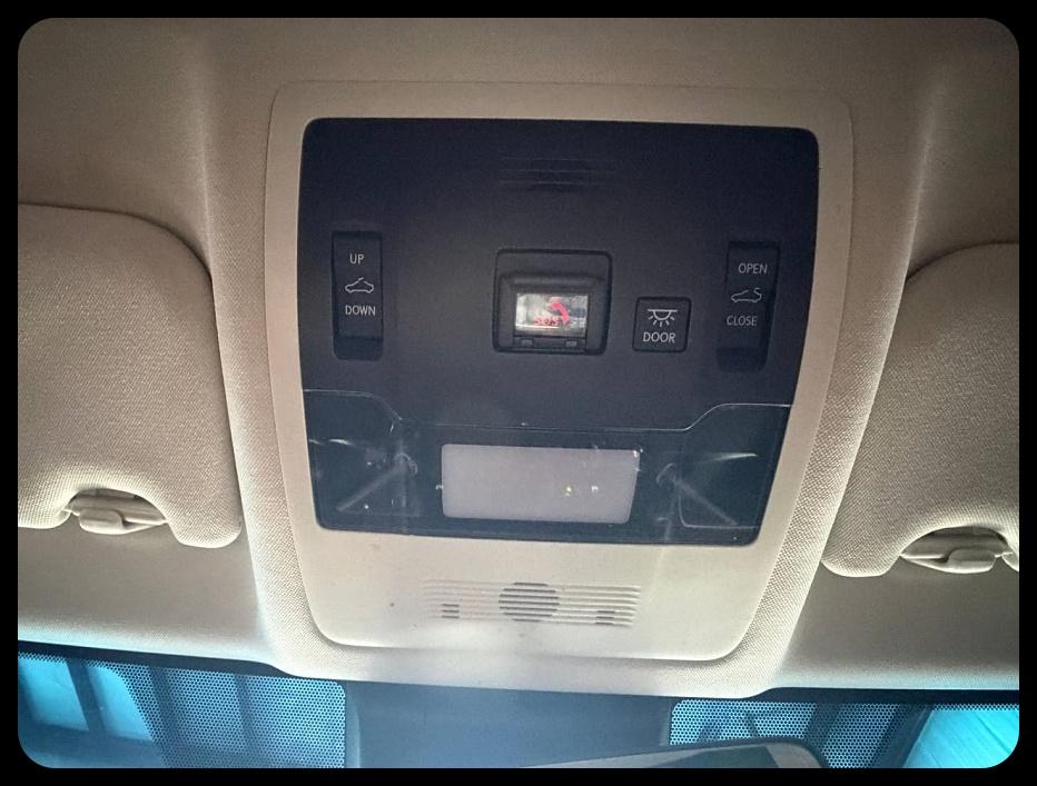 Lexus ES photo 16