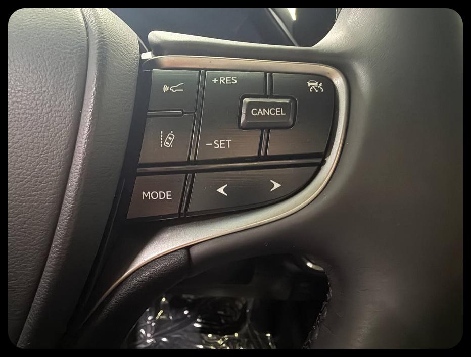 Lexus ES photo 20