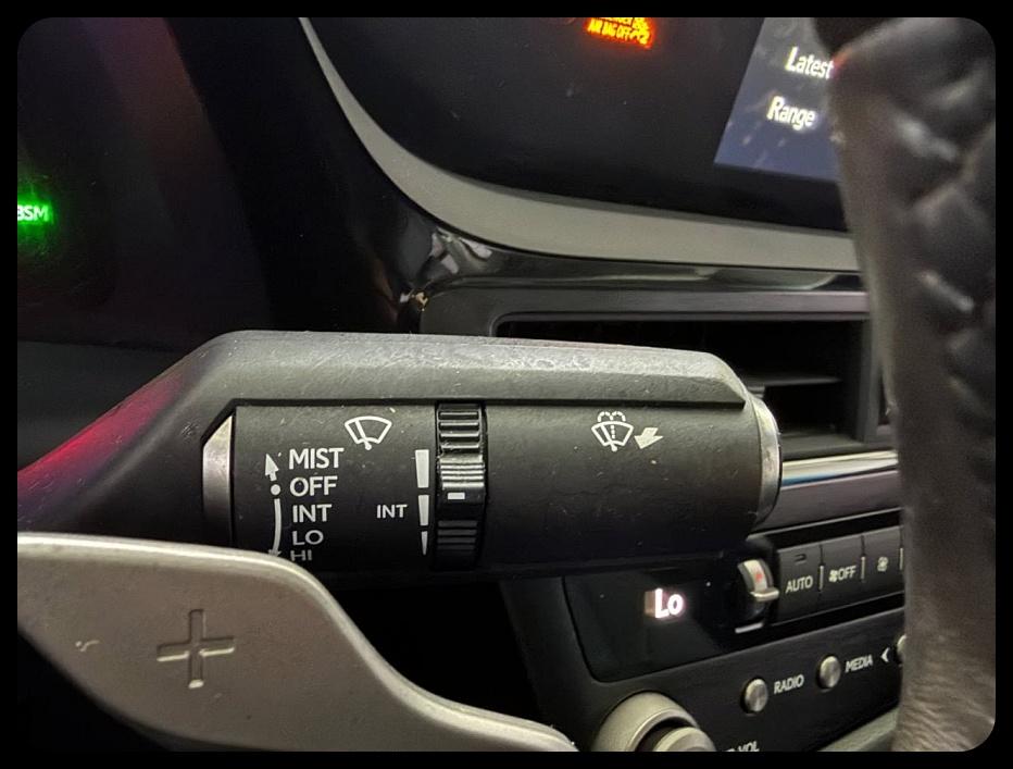 Lexus ES photo 23