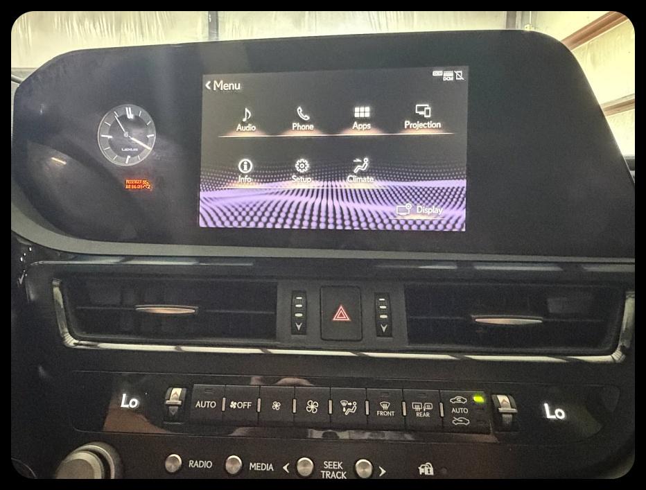 Lexus ES photo 26