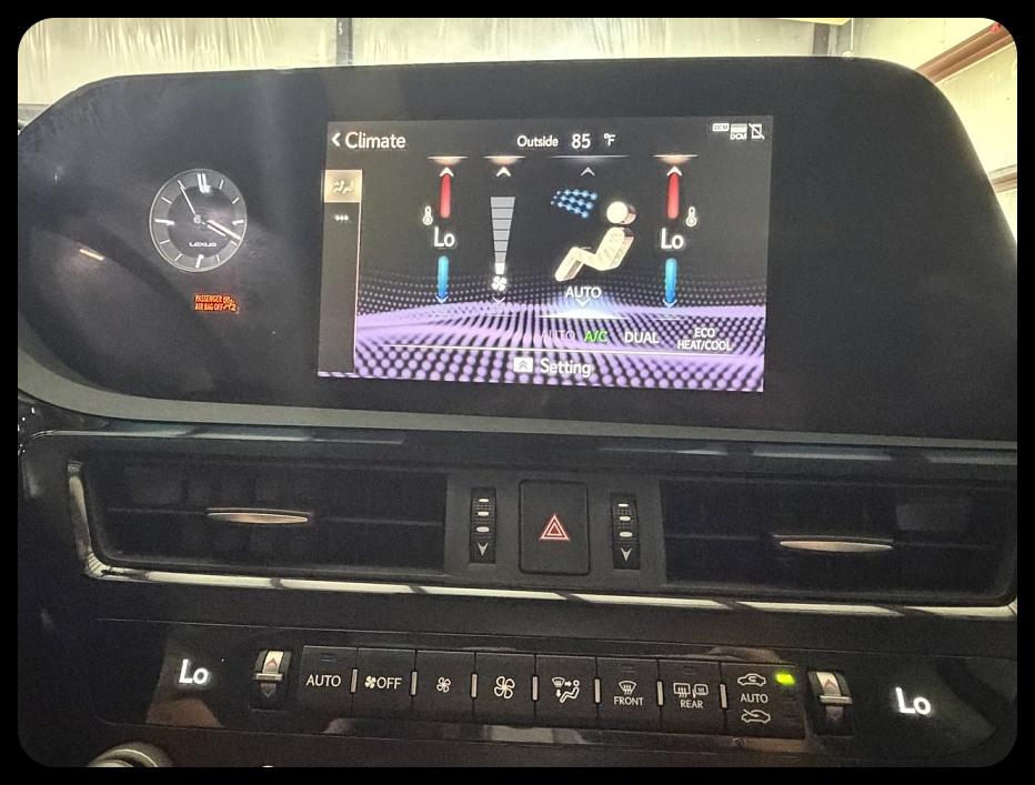 Lexus ES photo 27