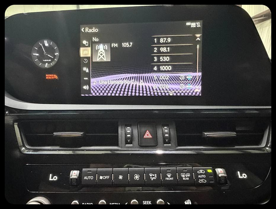 Lexus ES photo 28