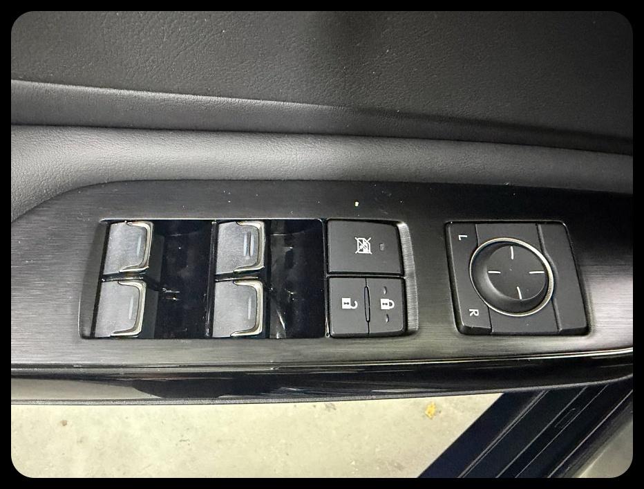 Lexus ES photo 34