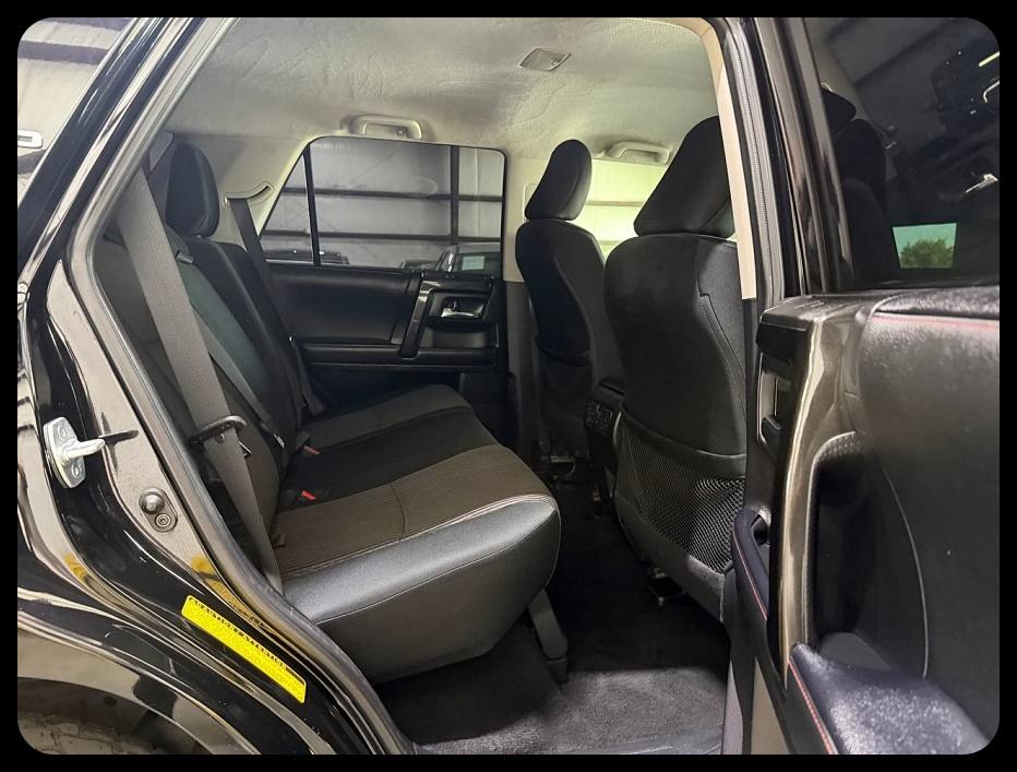 Toyota 4Runner photo 12