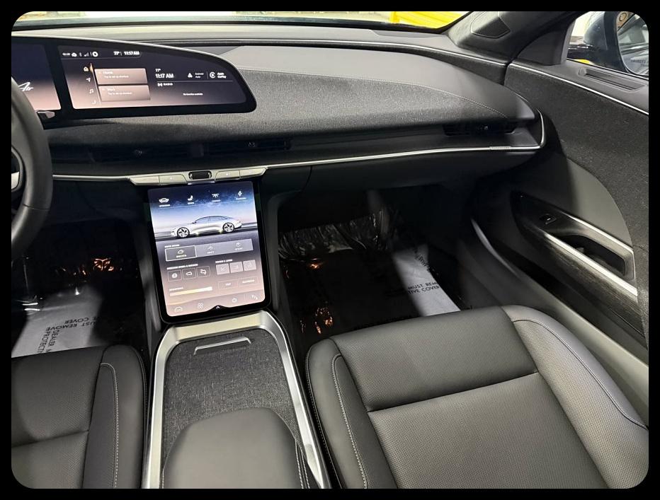 Lucid Air Pure 2024