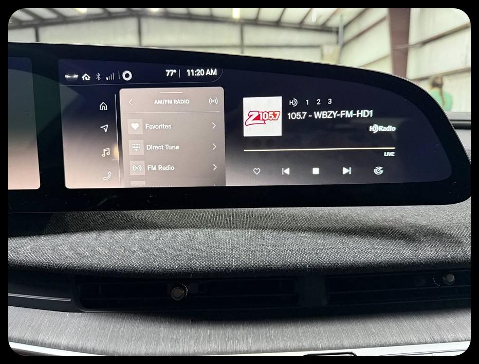 Lucid Air Pure 2024