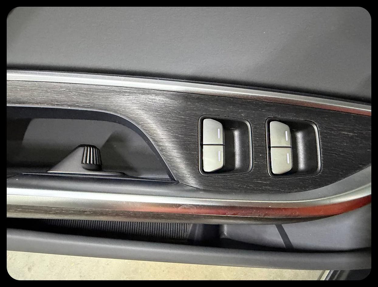 Lucid Air Pure 2024