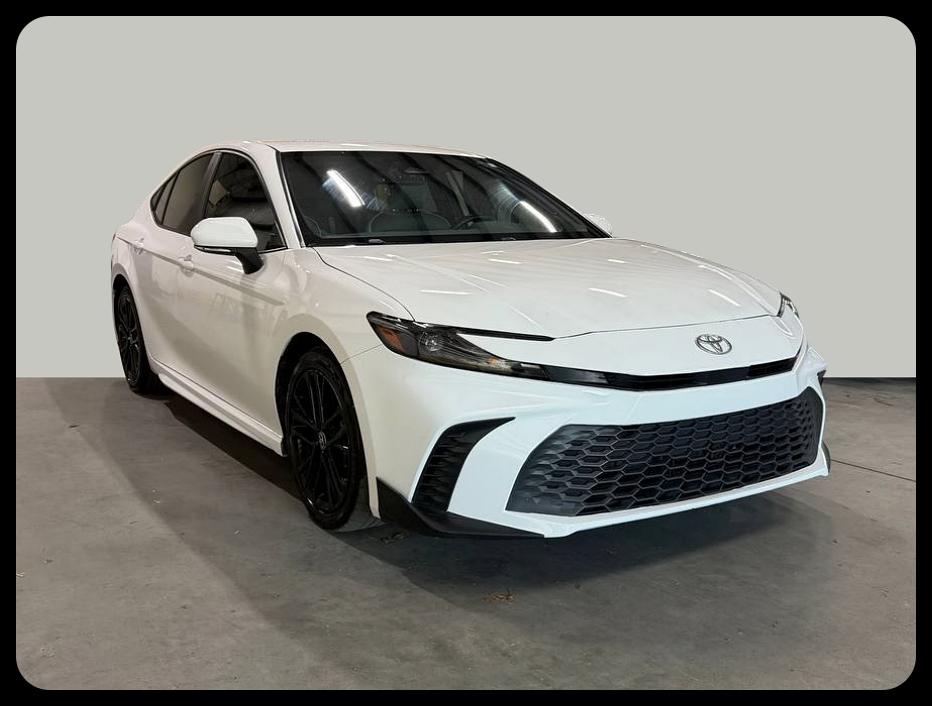 Toyota Camry Hybrid SE 2025