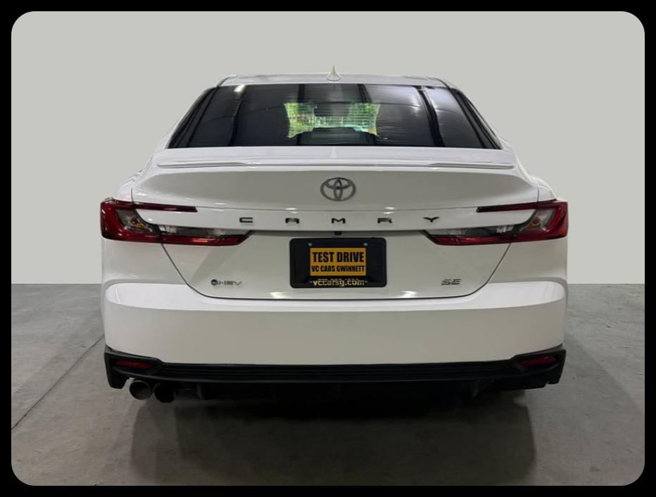 Toyota Camry Hybrid SE 2025
