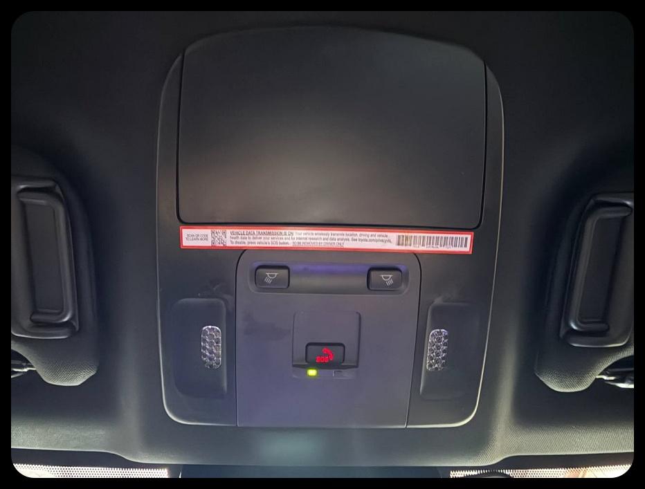 Toyota Camry Hybrid SE 2025